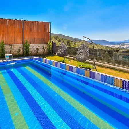 Luxury 2 Bedroom - 1600