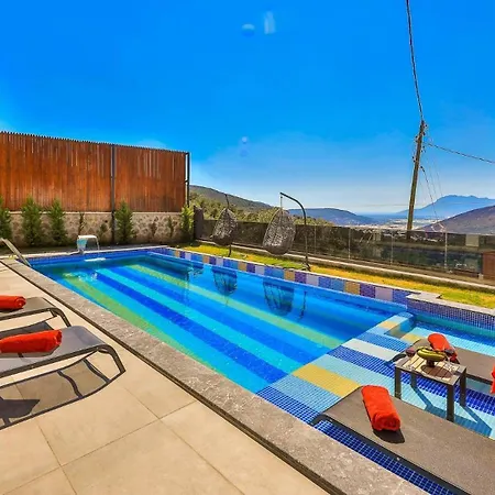 Luxury 2 Bedroom - 1600 *